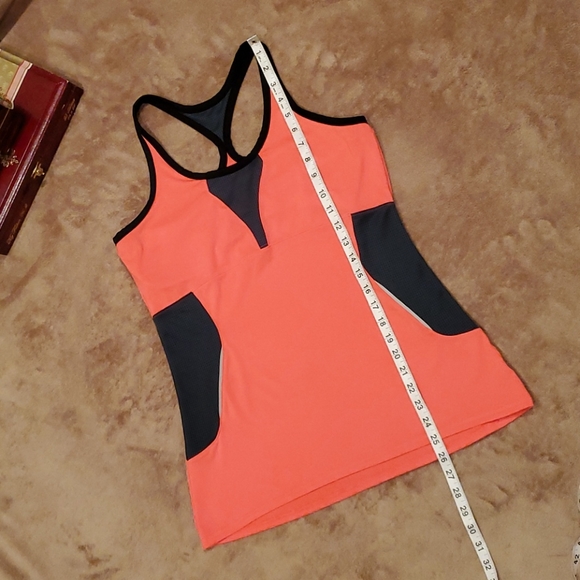 UNDER ARMOUR women's size LG semi fitted tank top - Picture 7 of 9